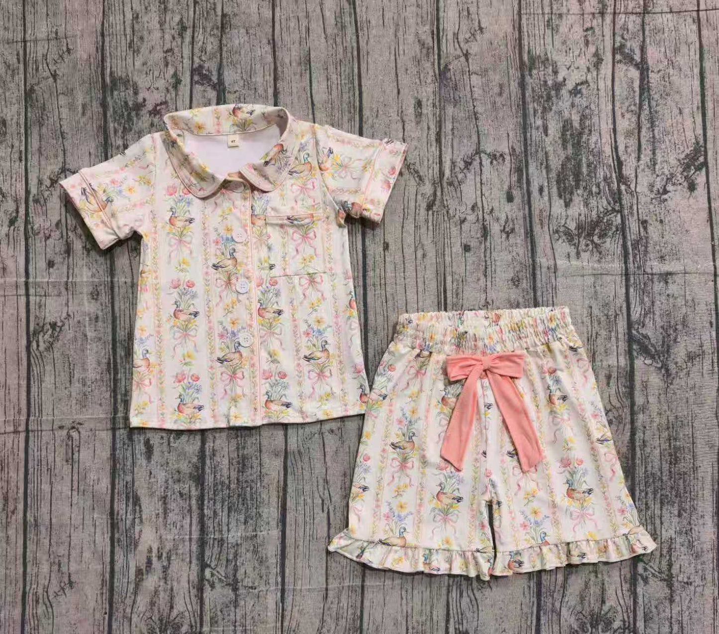 Mallard Duck printed pajamas set w/lt. pink bow on shorts.