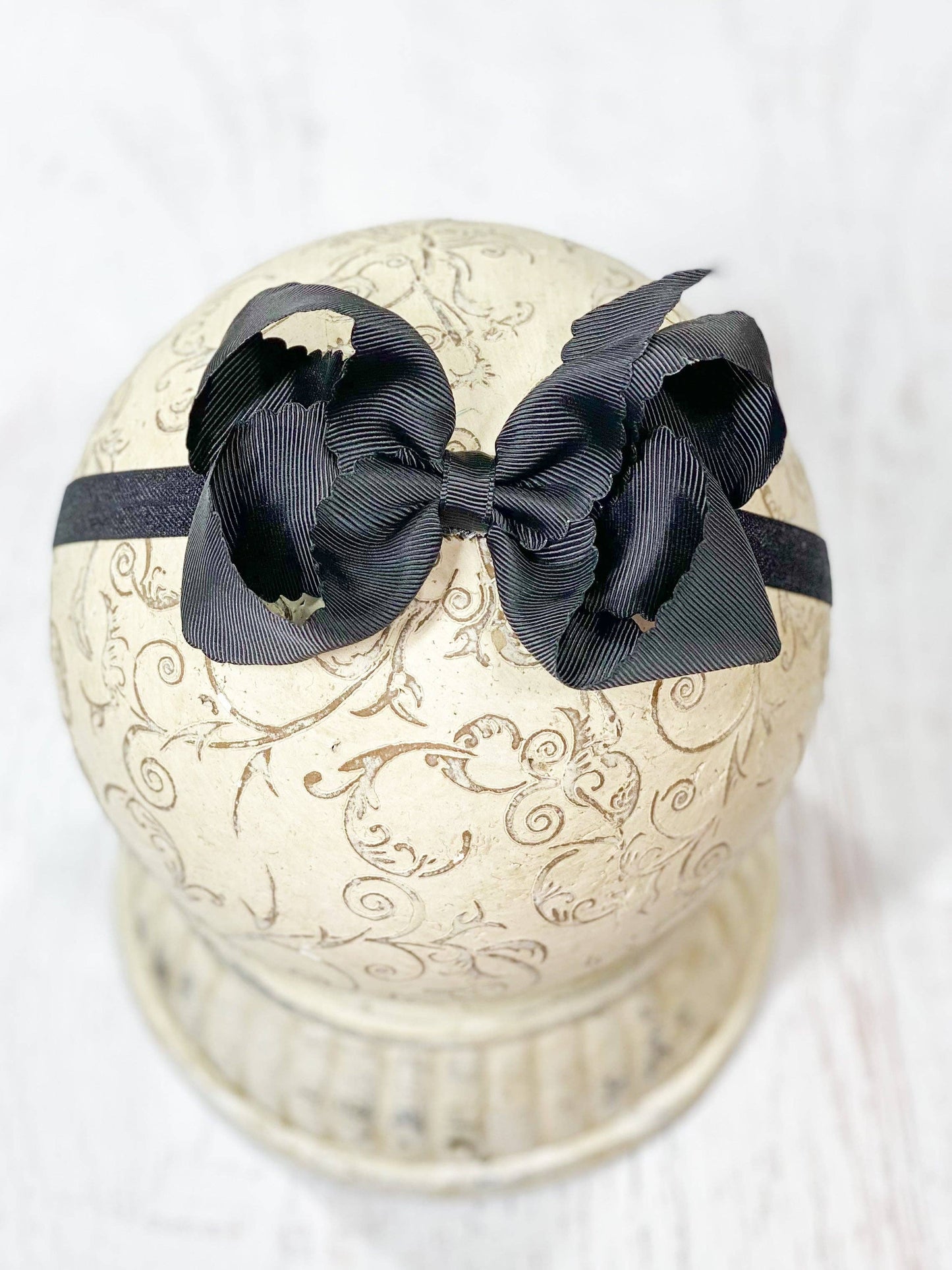 Scalloped Classic Size Bow Headband