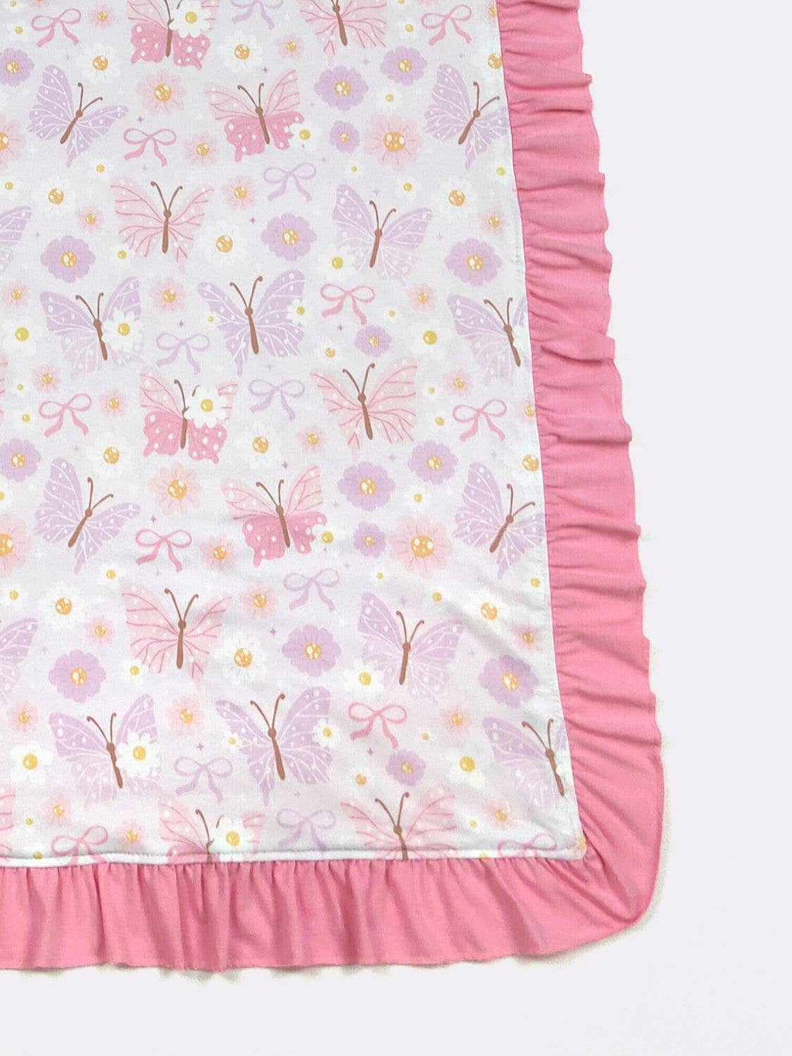 Clover Cottage - Bow Butterfly Daisy Blanket