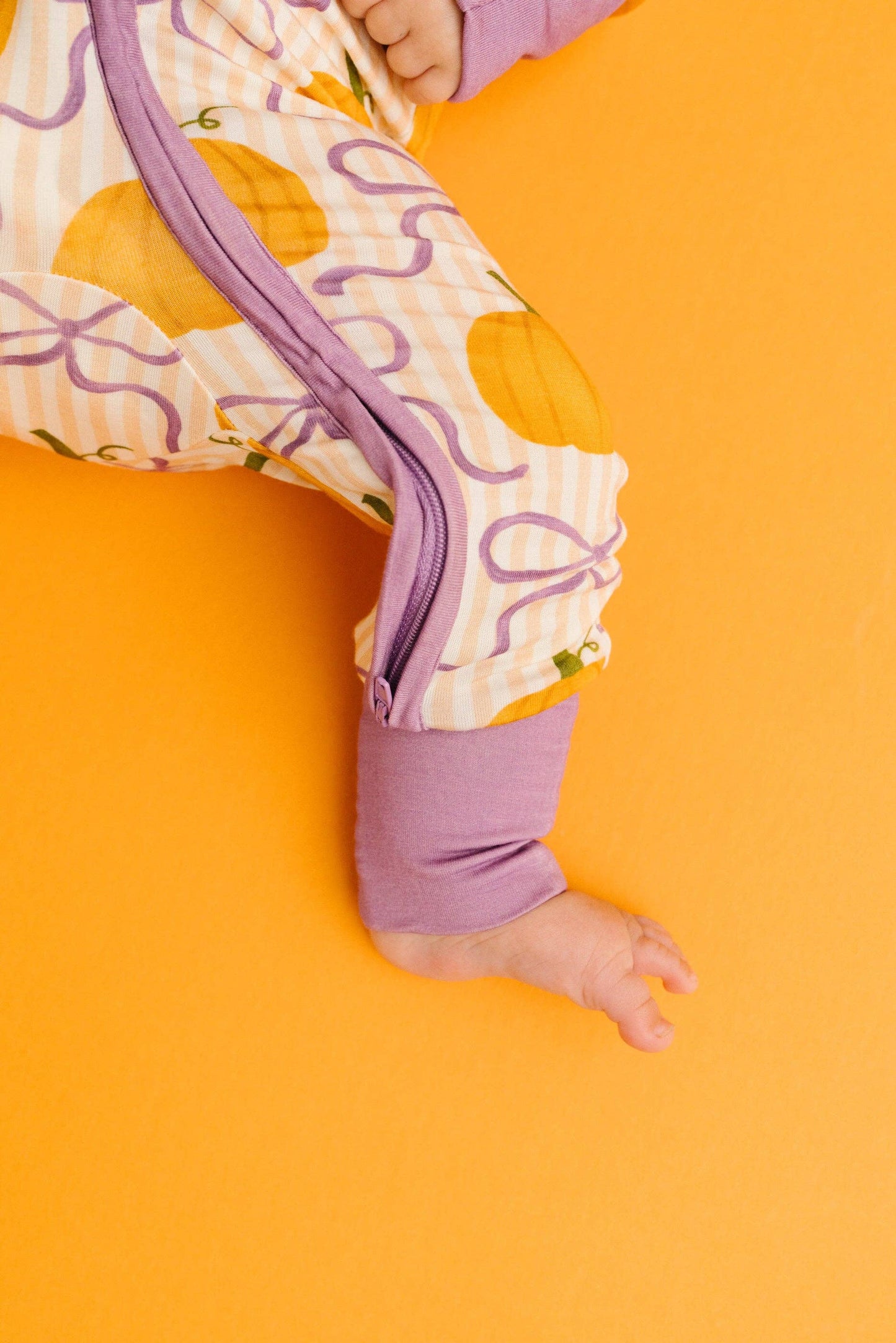 Little One Shop - Pumpkin & Bows Bamboo Sleeper