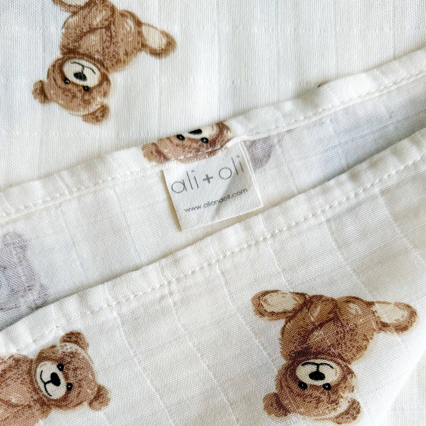 Ali+Oli - Bamboo Muslin Swaddle Baby Blanket (Teddy Bear)