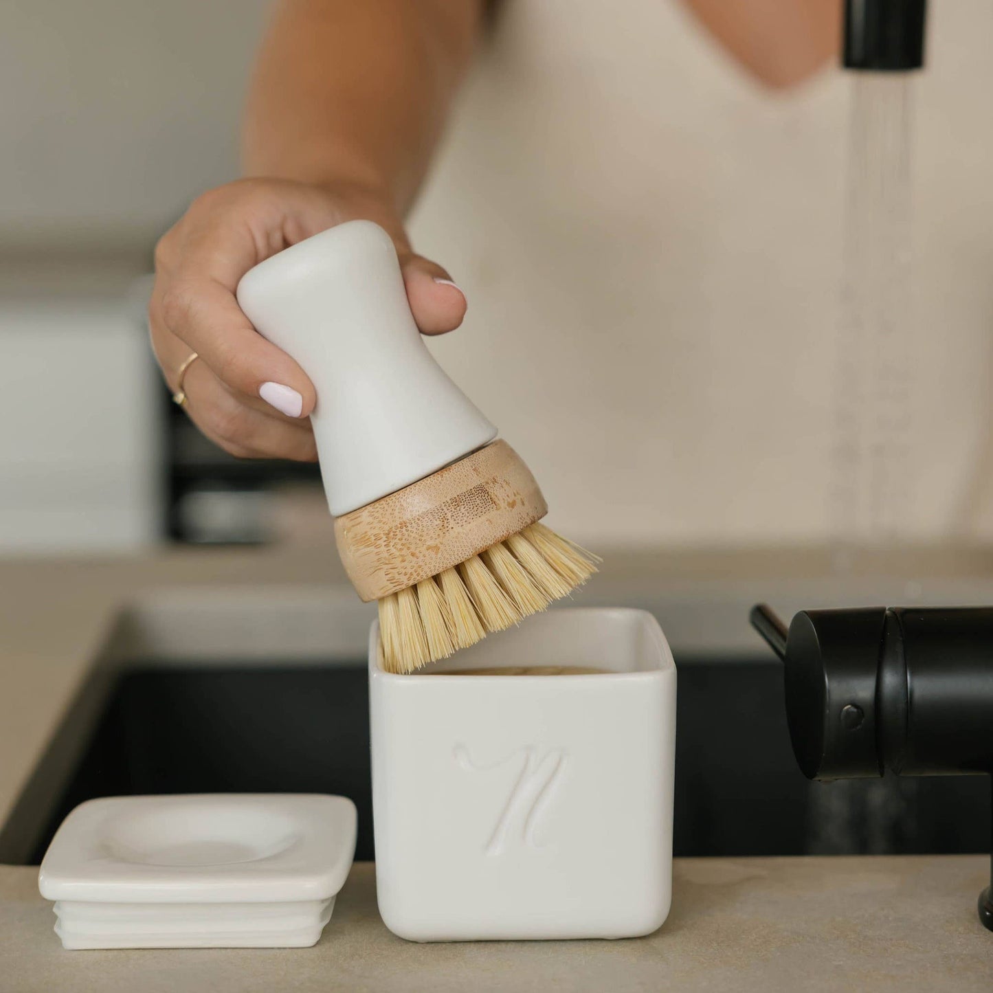 Nellie's Clean - Kitchen Brush - Dish Cleaning Brush