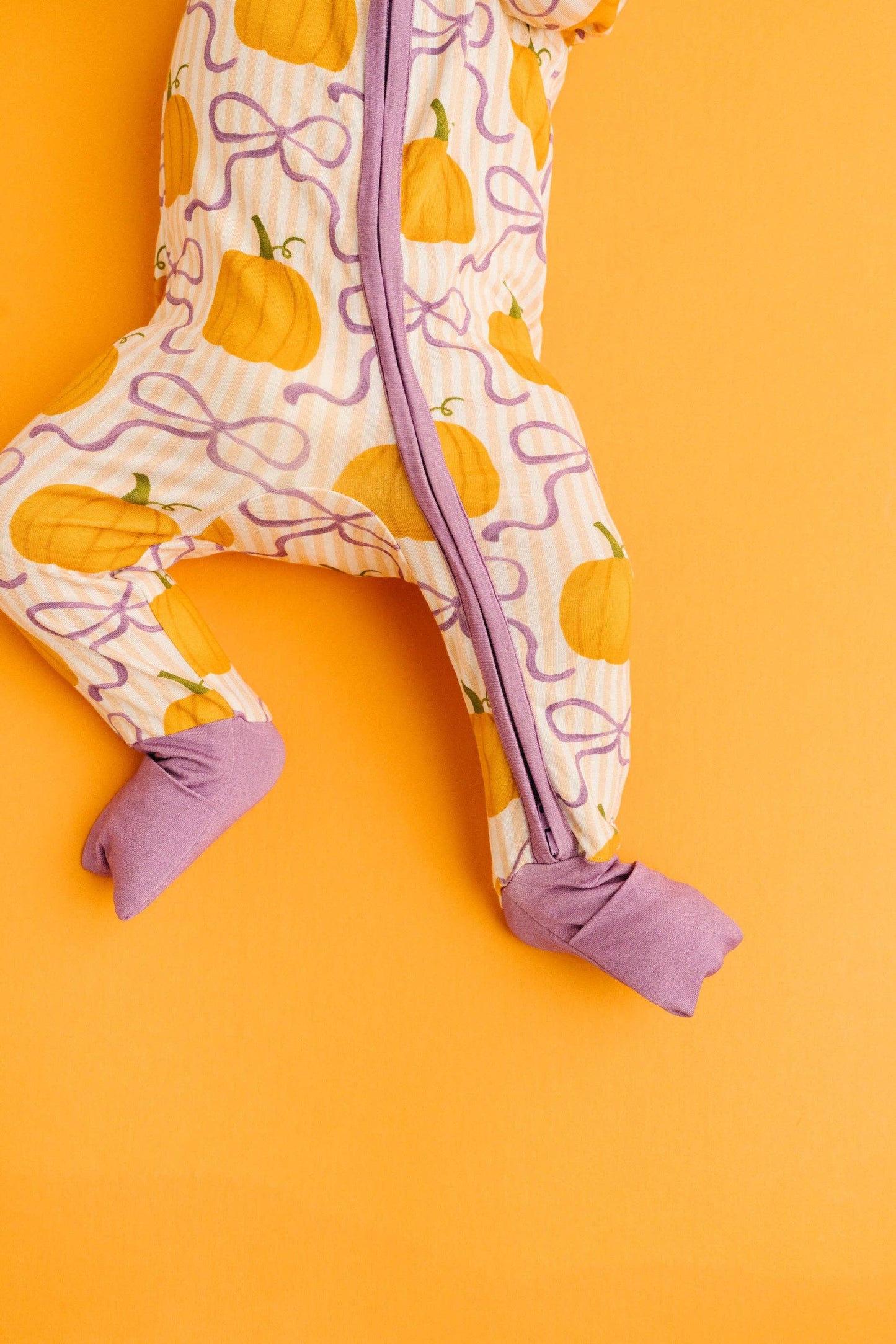 Little One Shop - Pumpkin & Bows Bamboo Sleeper
