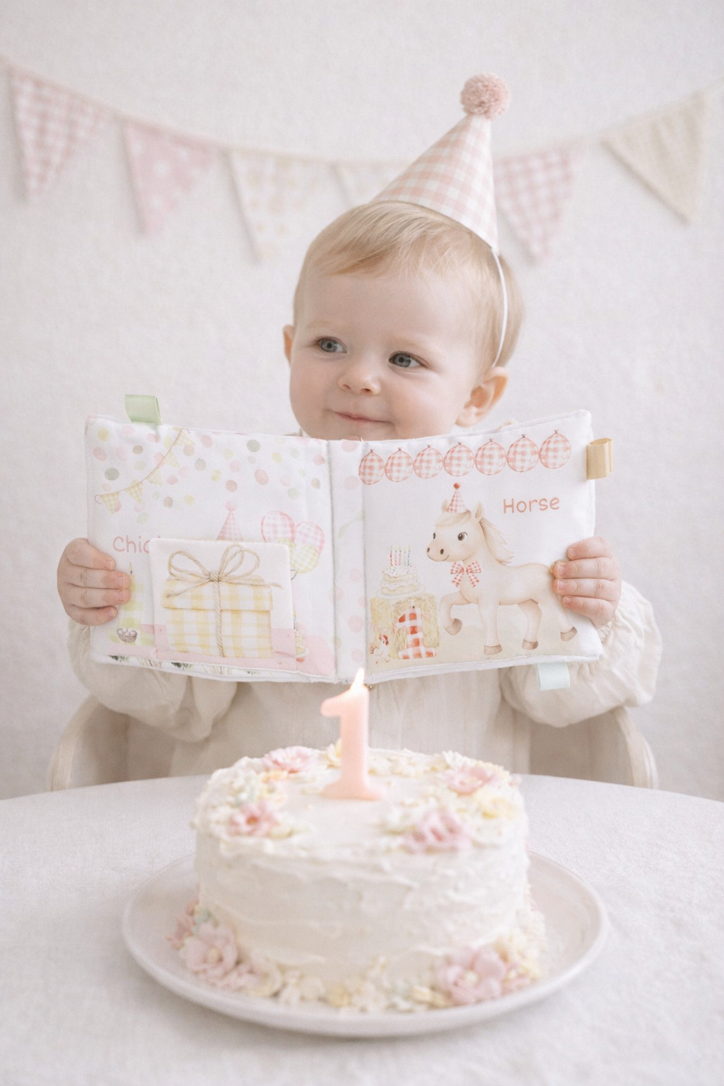 Ali+Oli - Birthday on the Farm10-Page Crinkle Soft Cloth Baby Book