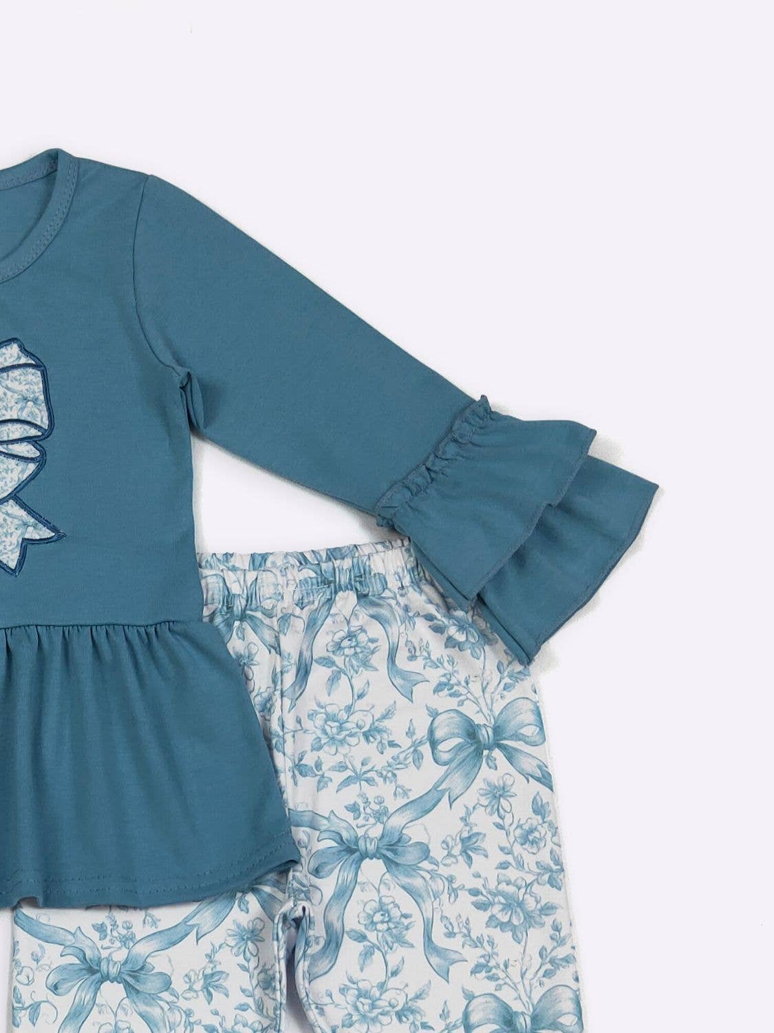 Clover Cottage - Bow Belle Girls Set - embroidery