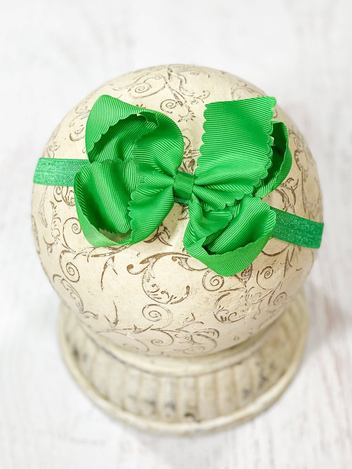 Scalloped Classic Size Bow Headband